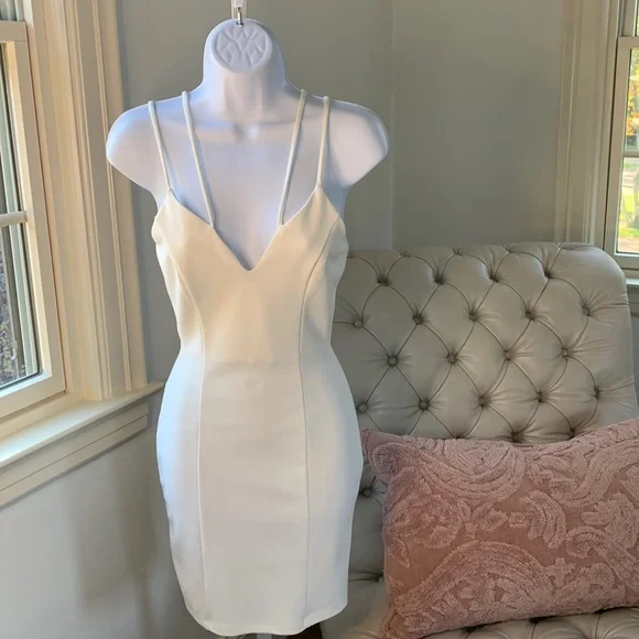 Windsor | Dresses | Windsor Short Mini Strappy Sheath Dress Size M  Offwhitecream | Poshmark
